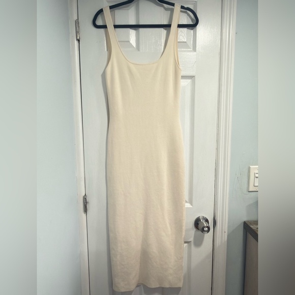 Meshki Off-White Scoop Neck Ribbed Maxi Dress - Picture 5 of 16
